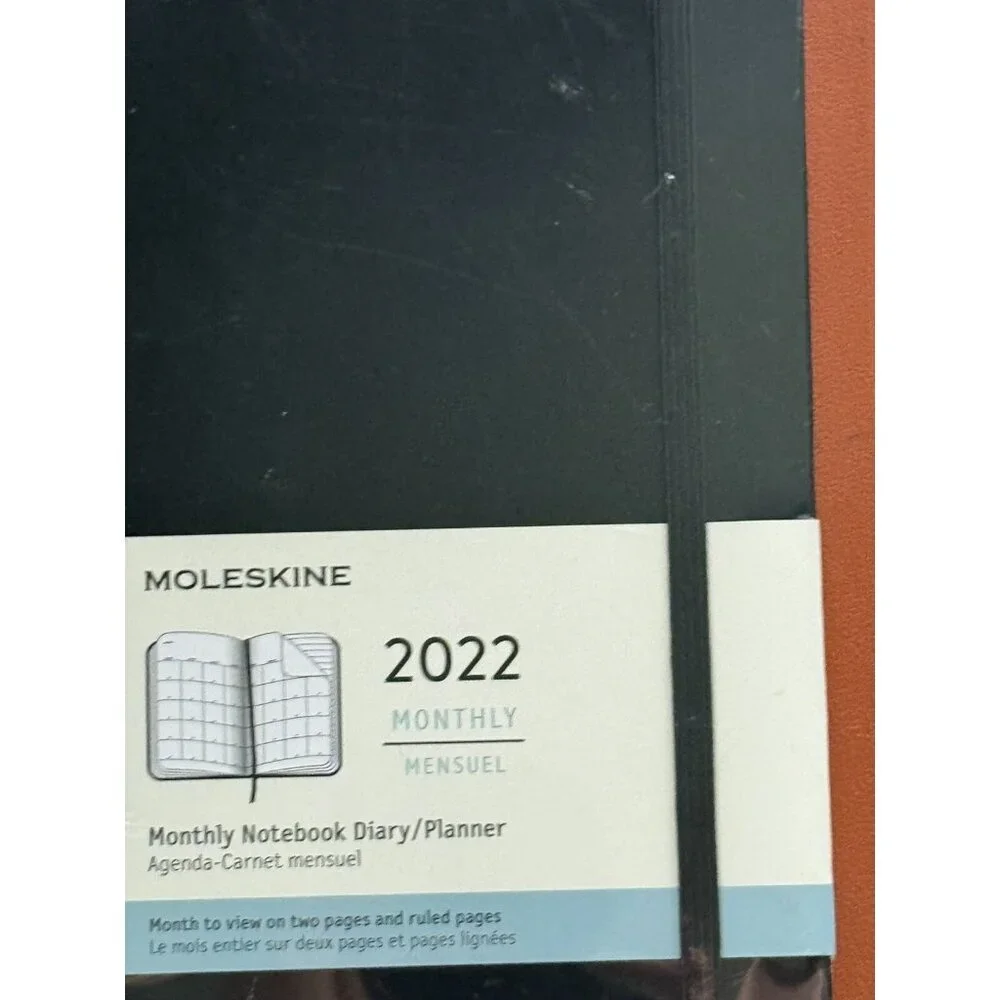 Moleskine Monthly 2022 and‎ 2023 Monthly Overview Diary/Planner DHB12MN3Y22F